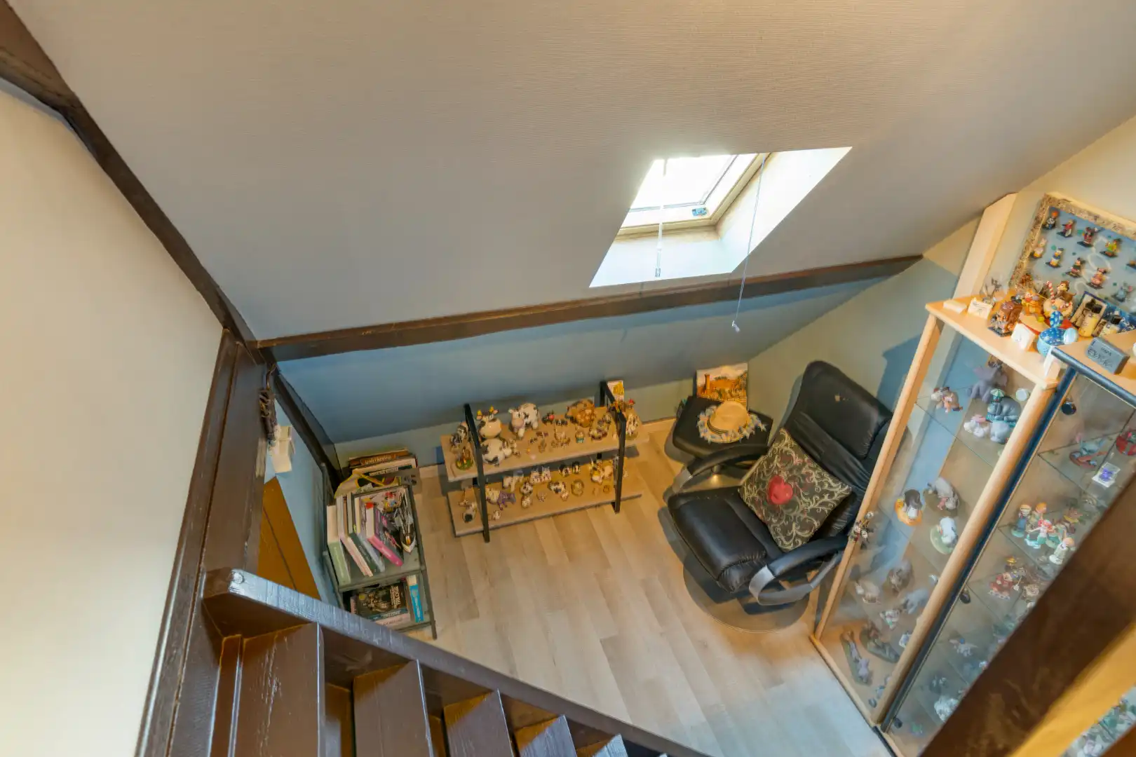 Charmante en kraaknette woning met ruime garage in Gullegem! foto 13