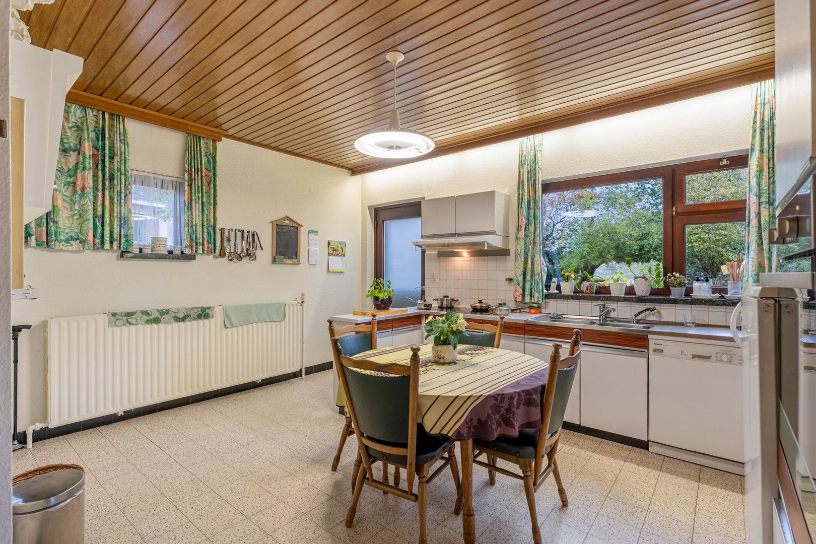 🏡 Ruime gezinswoning met tuin op uitstekende locatie in Houthalen-Helchteren foto 7