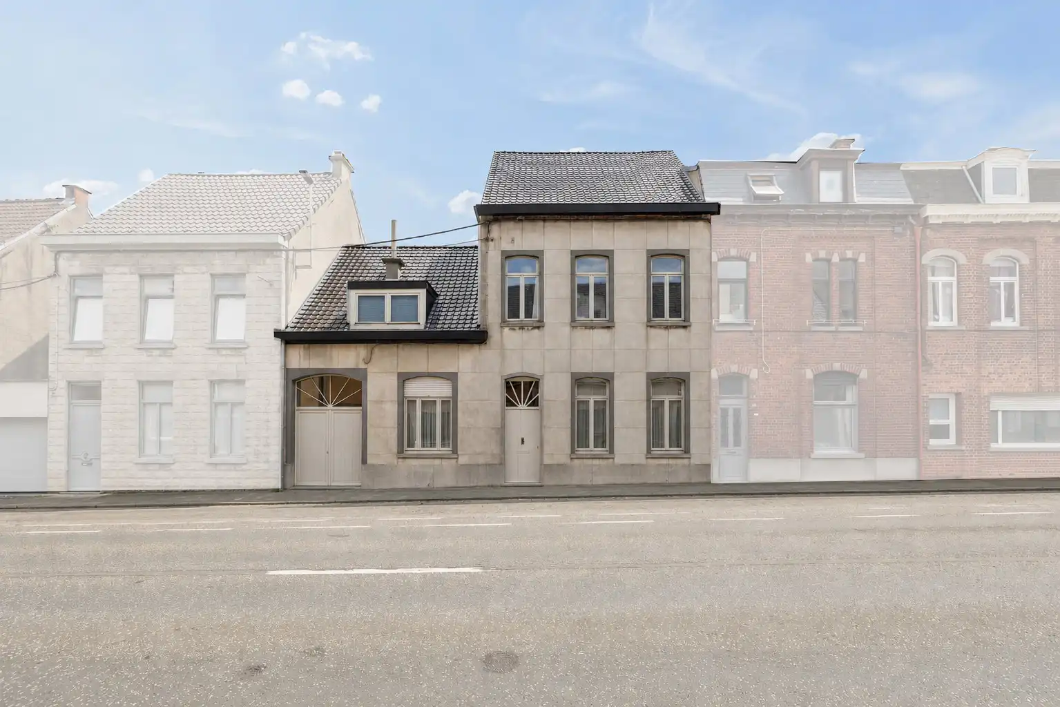Instapklare woning met 3 slaapkamers en grote tuin foto {{pictureIndex}}