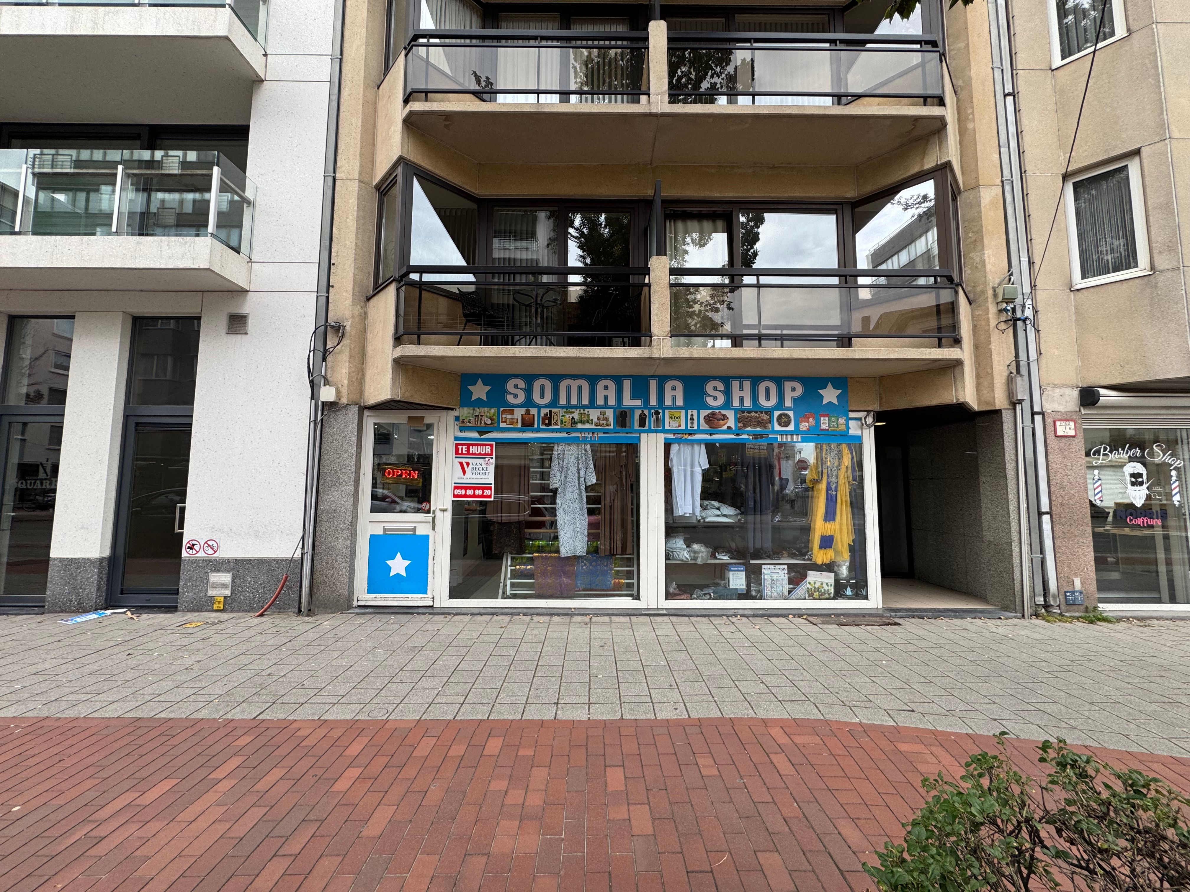 Handelsgelijkvloers 150m² + garage 20m² foto 13