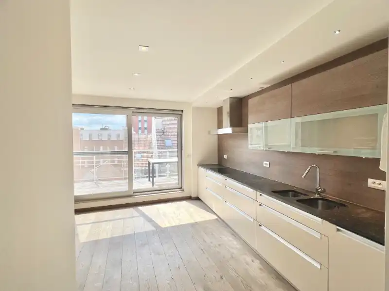 Ruim, instapklaar 3 slpk appartement (160m2)! centrum Deinze foto 2