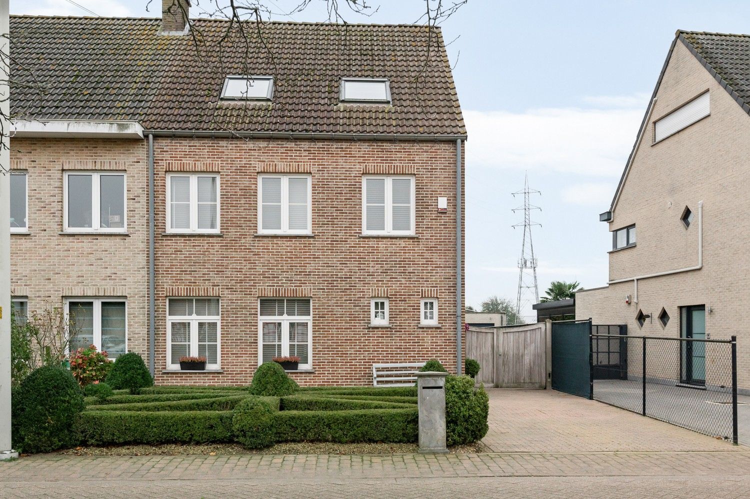 Prachtige halfopen woning in Wijnegem foto 34