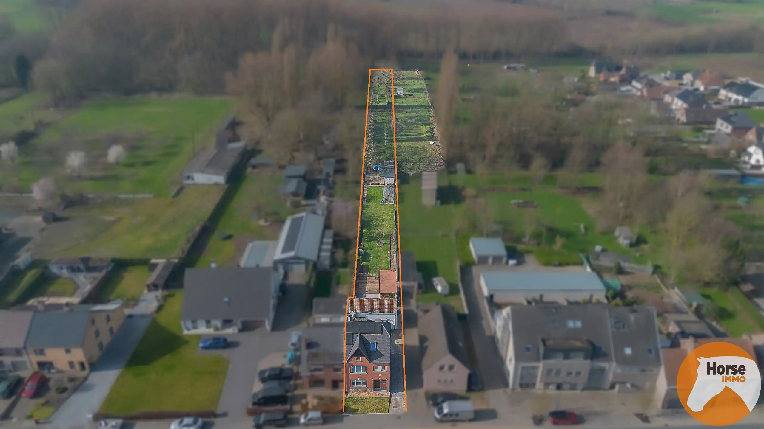 Hoofdfoto van de publicatie: HELDERGEM - Gezellige woning met tuin, weide en stallen
