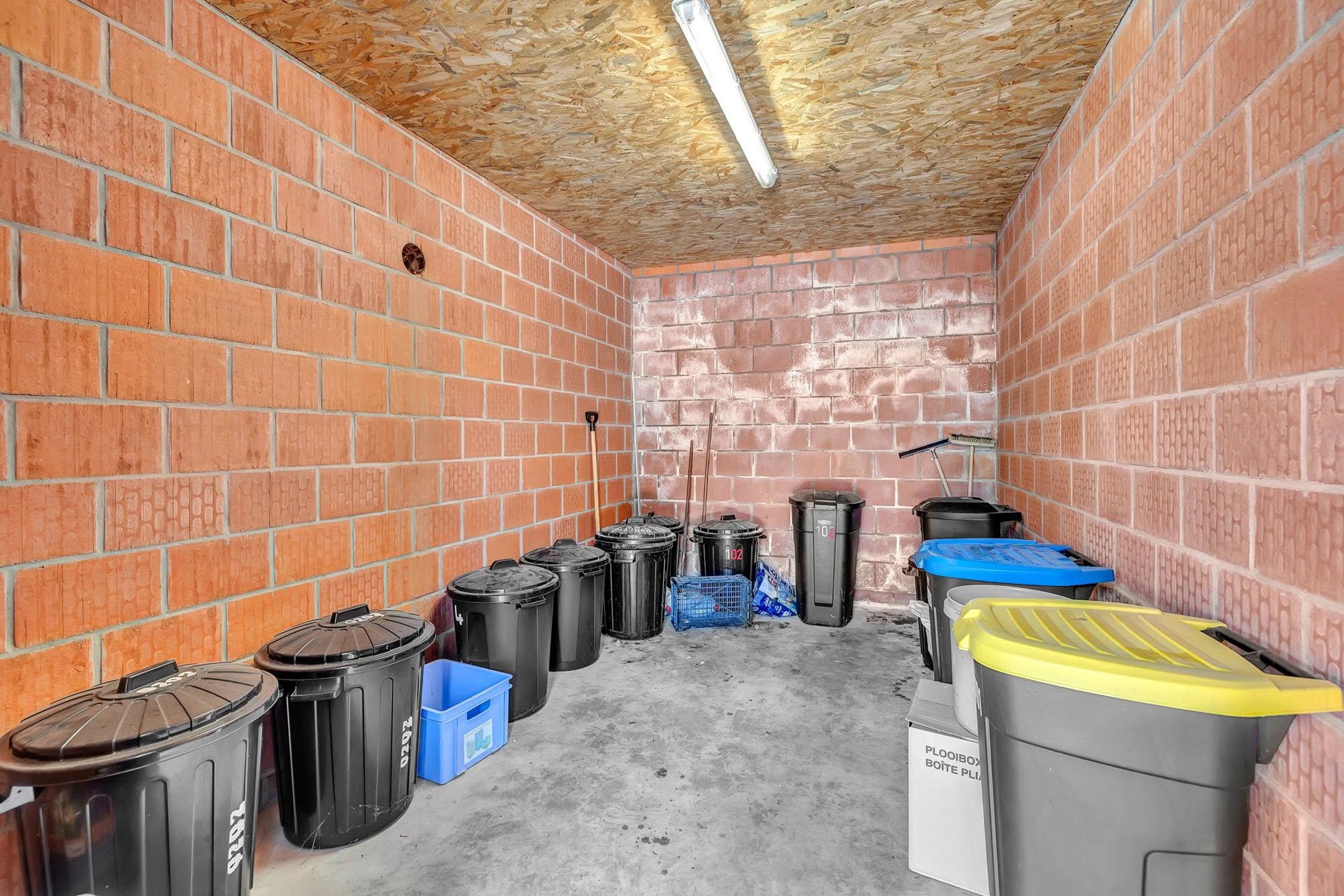Instapklaar appartement centrum Deinze – ideaal als eigen stek of investering! foto 11