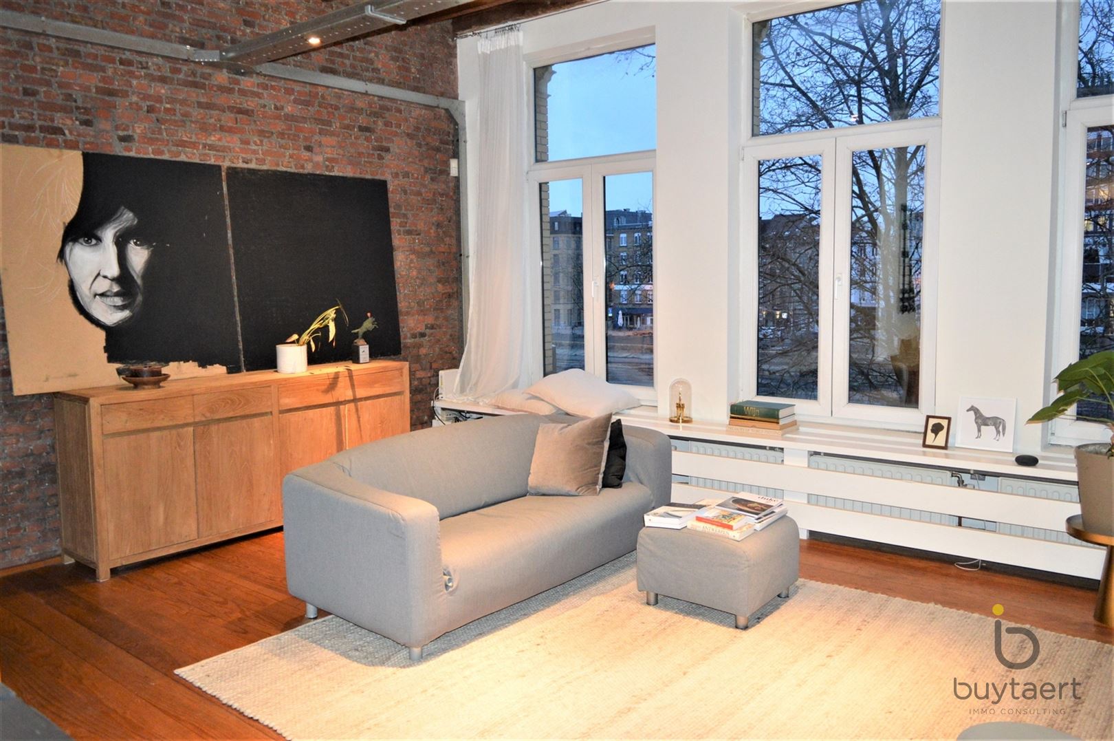 Karaktervol stadsappartement met één slaapkamer en dressing nabij de gezellige terrasjes in hartje Antwerpen! foto 5