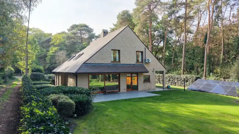 Instapklare moderne villa van 310m² op 19 are met mooie tuin foto 23