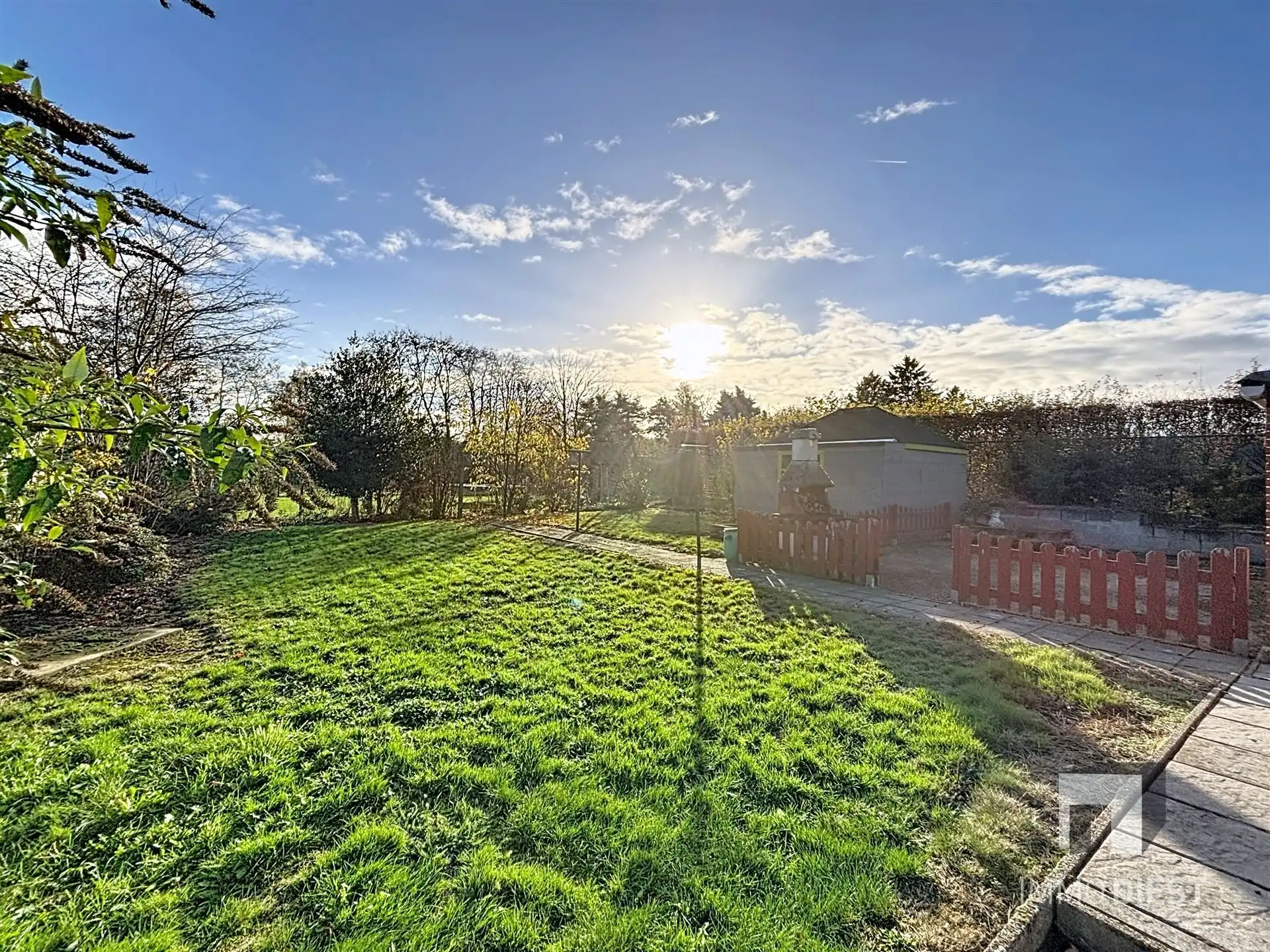 Gezinswoning op mooie locatie op 8,60are foto 4