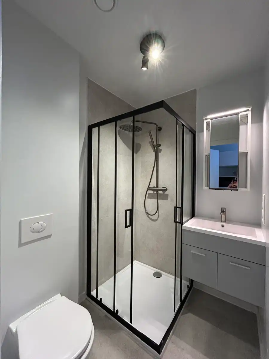 Gerenoveerde kamers eigen sanitair - Tiensestraat Leuven!  foto 3