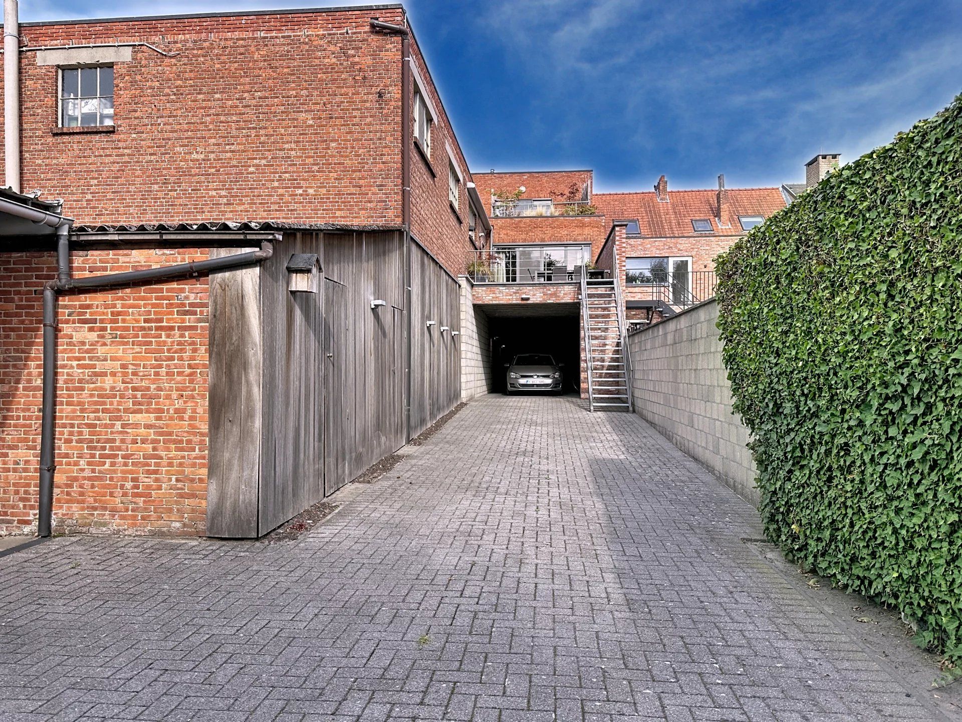 Ruim appartement met 2 slaapkamers, terras en overdekte staanplaats. foto 16