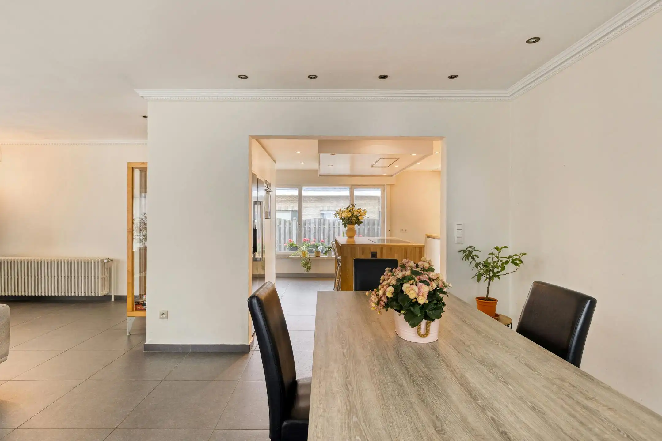 Ruime gezinswoning met tal van opties in Oostwinkel foto 2