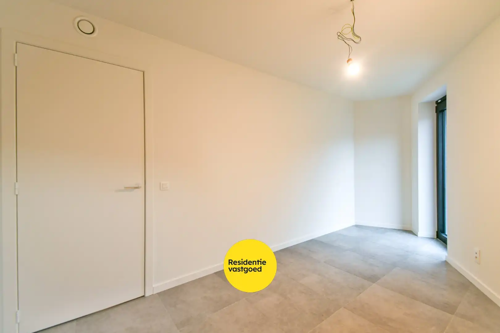 Royaal drie-slaapkamer appartement met ruim terras foto 19