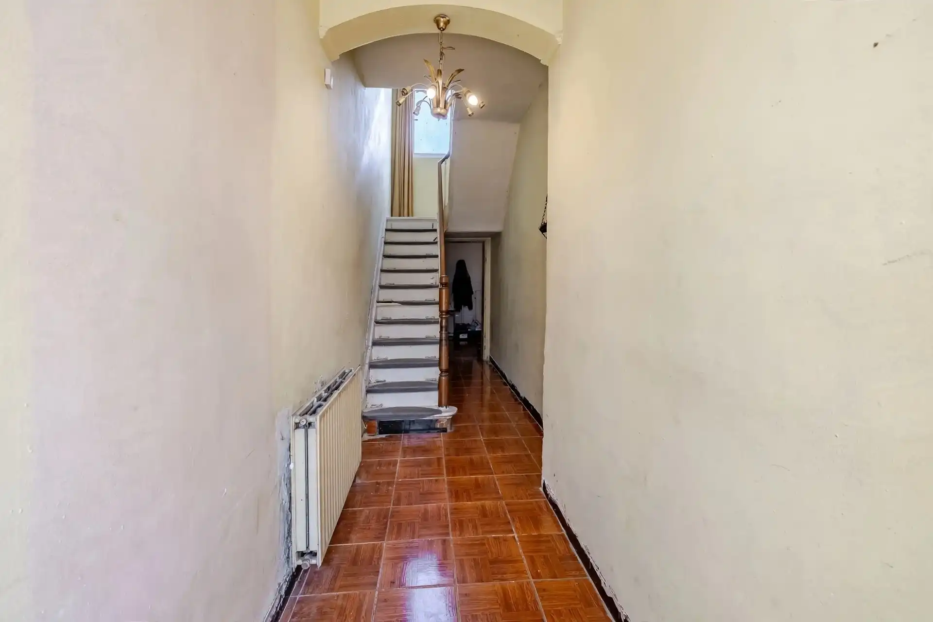 Charmante renovatiewoning met authentieke gevel foto 2