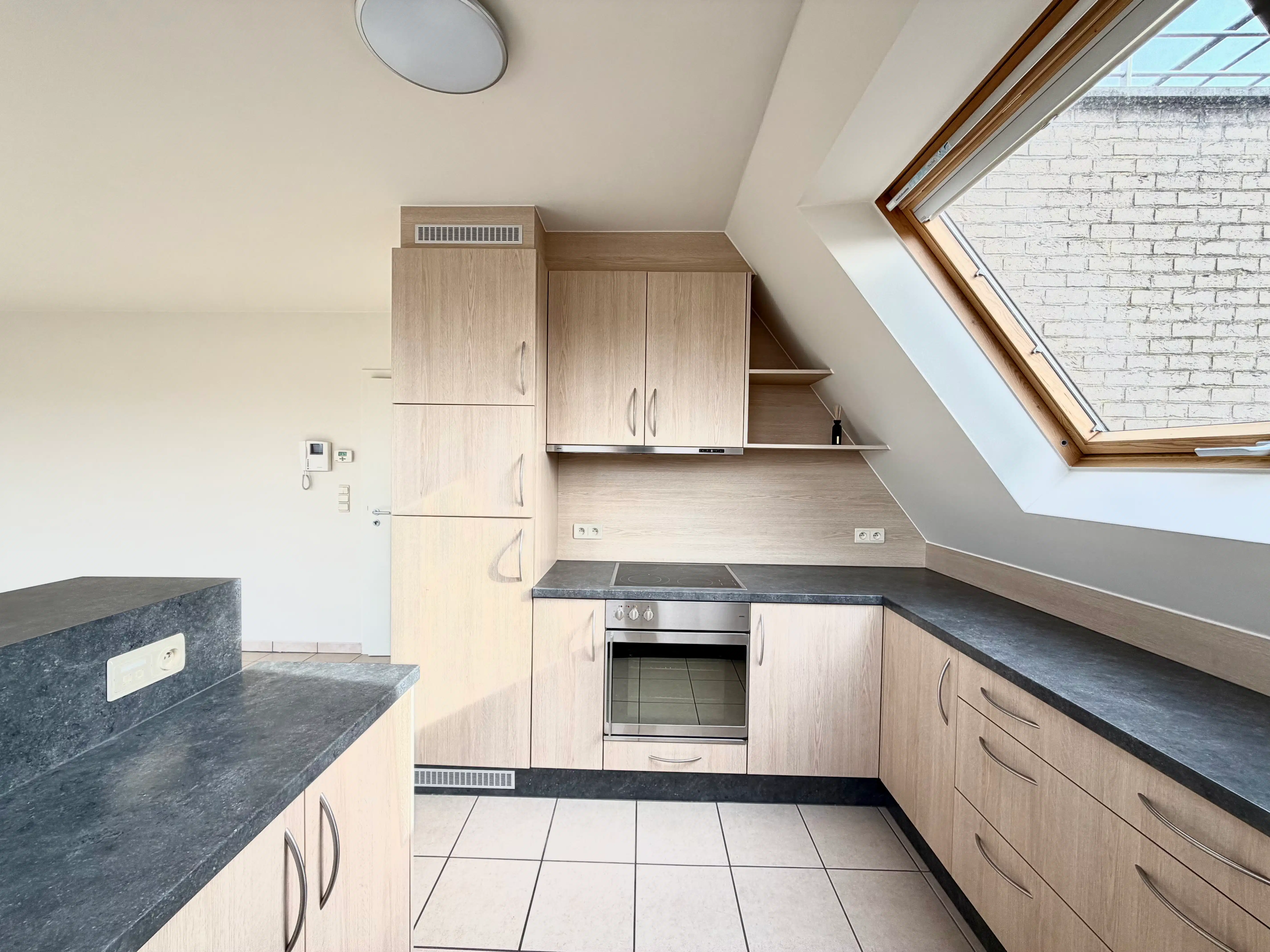 Ruim appartement met drie slaapkamers te huur in Evergem foto 6