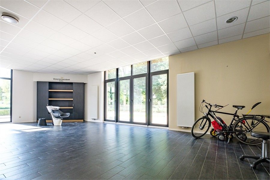 HANDELSRUIMTE TE HUUR OP CENTRALE LIGGING IN SINT-TRUIDEN foto 10