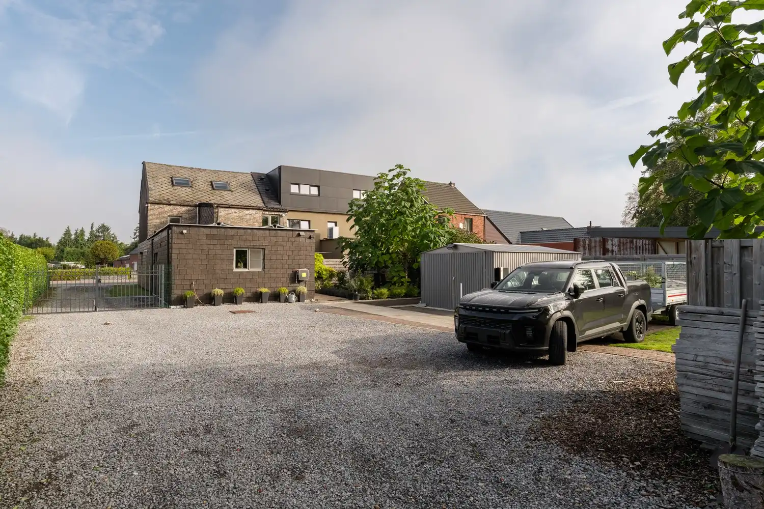 Veelzijdige woning met zorgmogelijkheden, werkruimte en tal van bijgebouwen foto 39