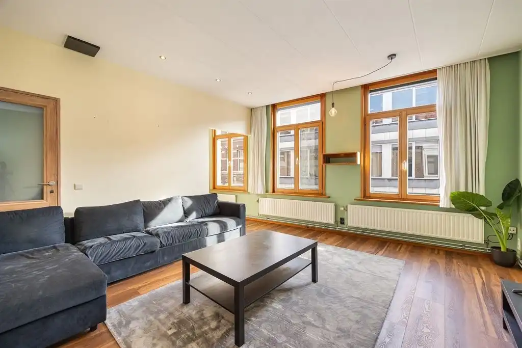 Ruime woning met dakterras en atelier foto 11