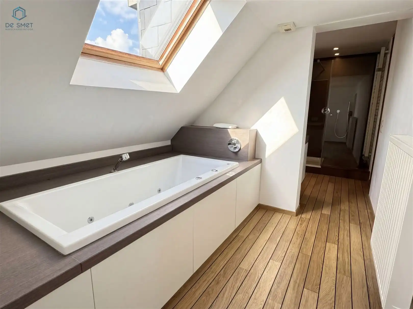 Ruime gezinswoning met tuin in Erwetegem foto 11