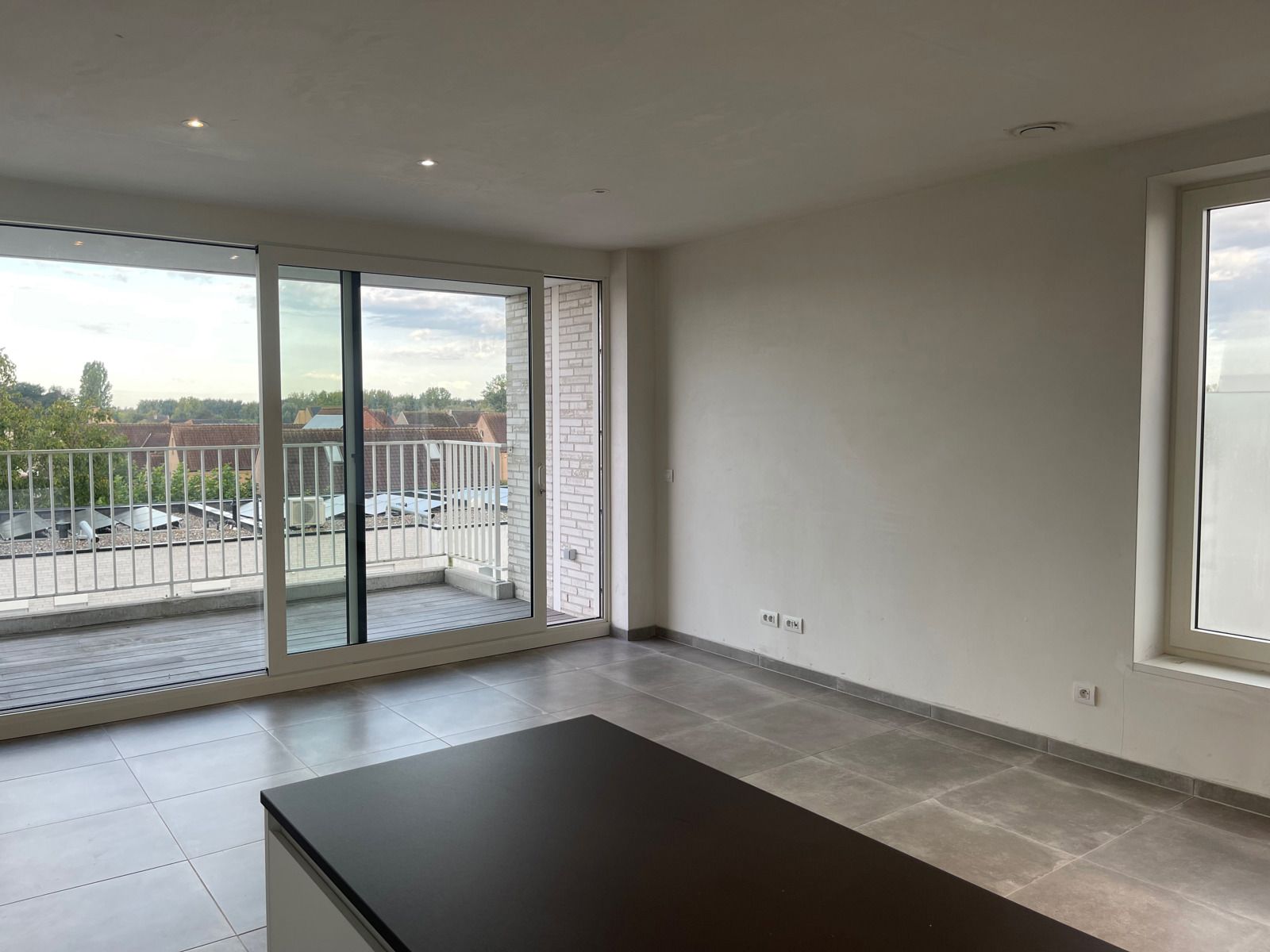 Lichtrijk appartement met terras en autostaanpl. in Wetteren foto 3