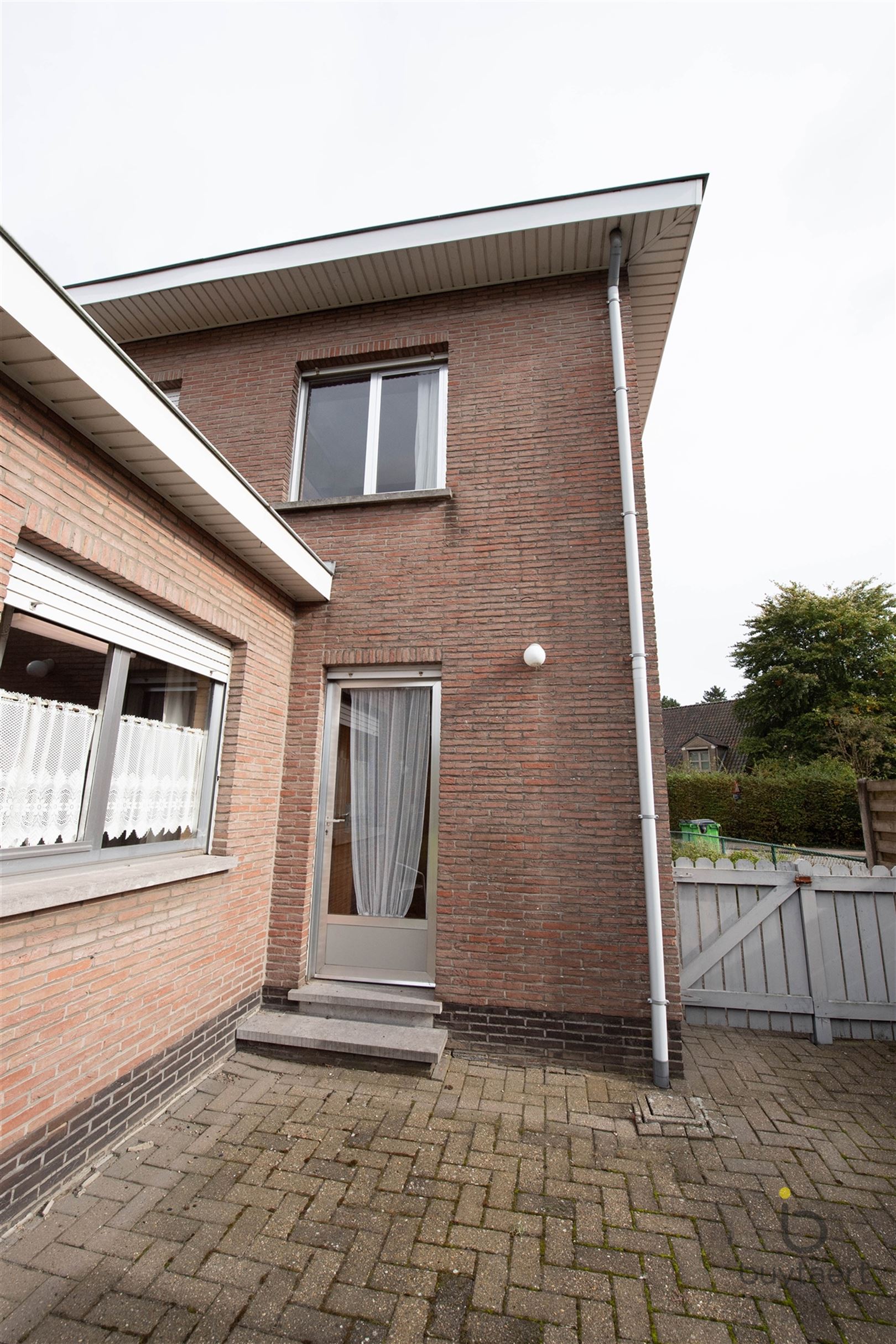 Halfopen bebouwing met drie slaapkamers te Schilde. foto 39