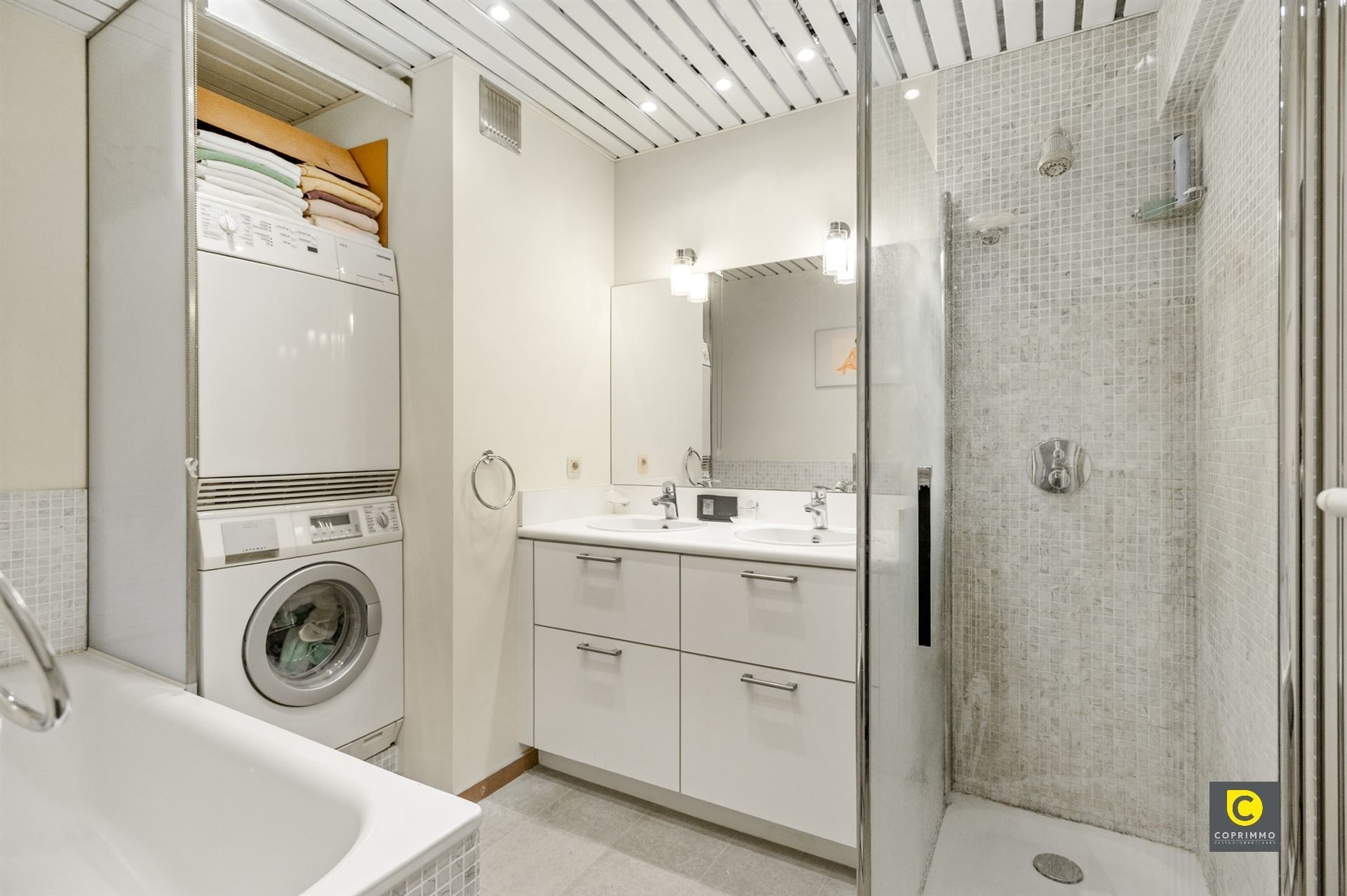 Ruim 2 slaapkamer app + stpl foto 10