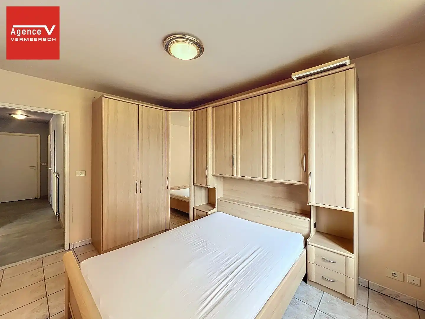 Klassevol gelegen gelijkvloers appartement te Mariakerke met terras.  foto 11