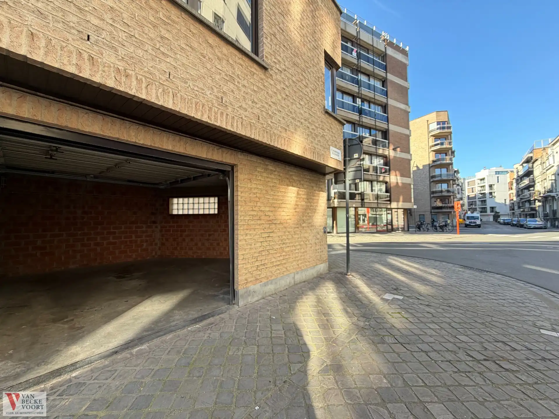 Garagebox 32m² op centrale legging foto 8