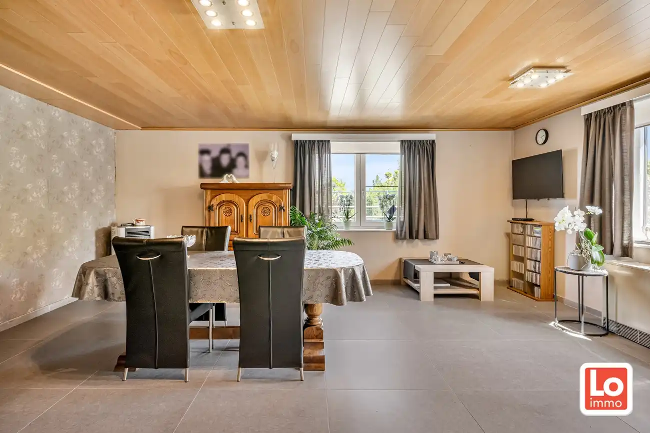 Landelijk gelegen half open woning met ruim bijgebouw (ca. 65m) en grote tuin met open zicht tussen Hijfte en Lochristi. foto 7