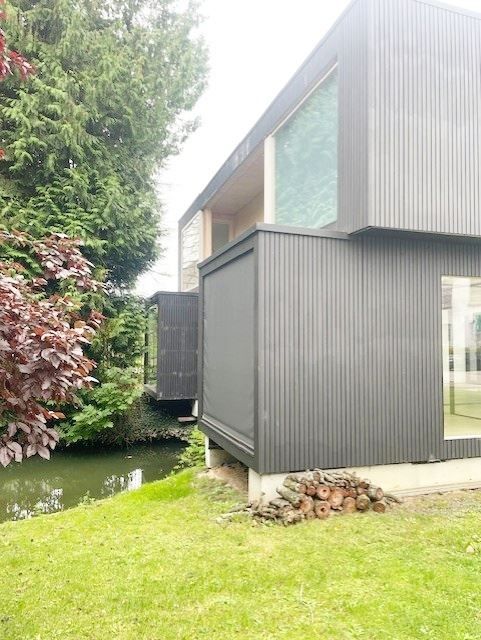 HIPPE KANTOREN-POLYVALENT GEBOUW NABIJ OPRIT E40 foto 2