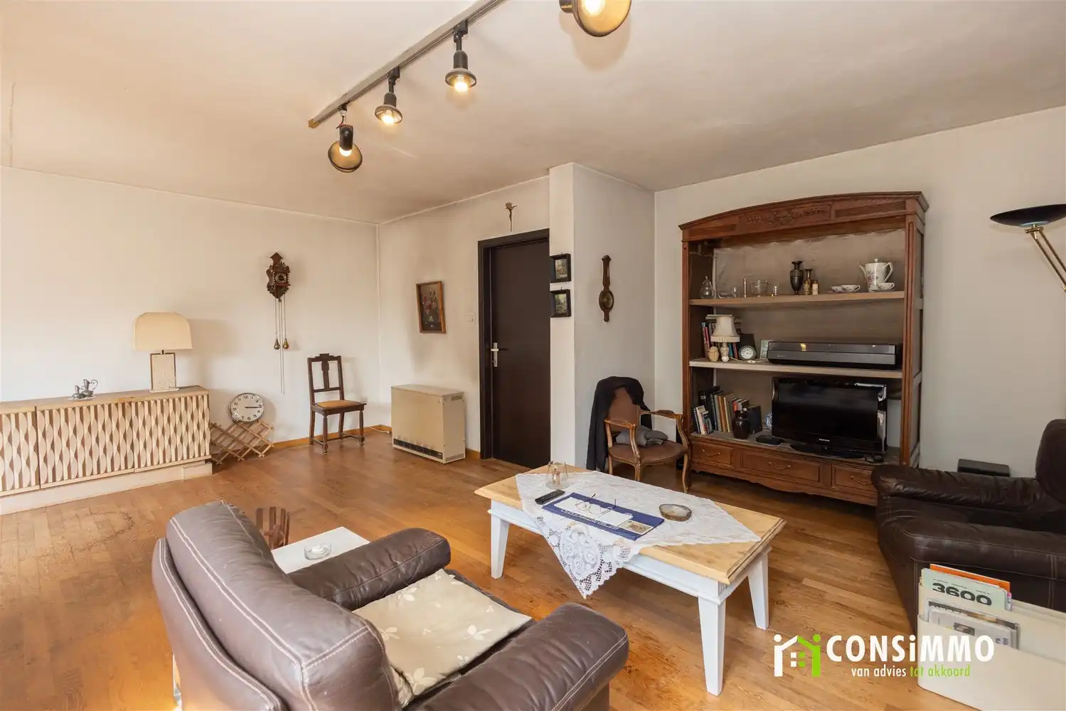 Renovatiepand met bijzonder veel potentieel in Genk-Waterschei foto 8