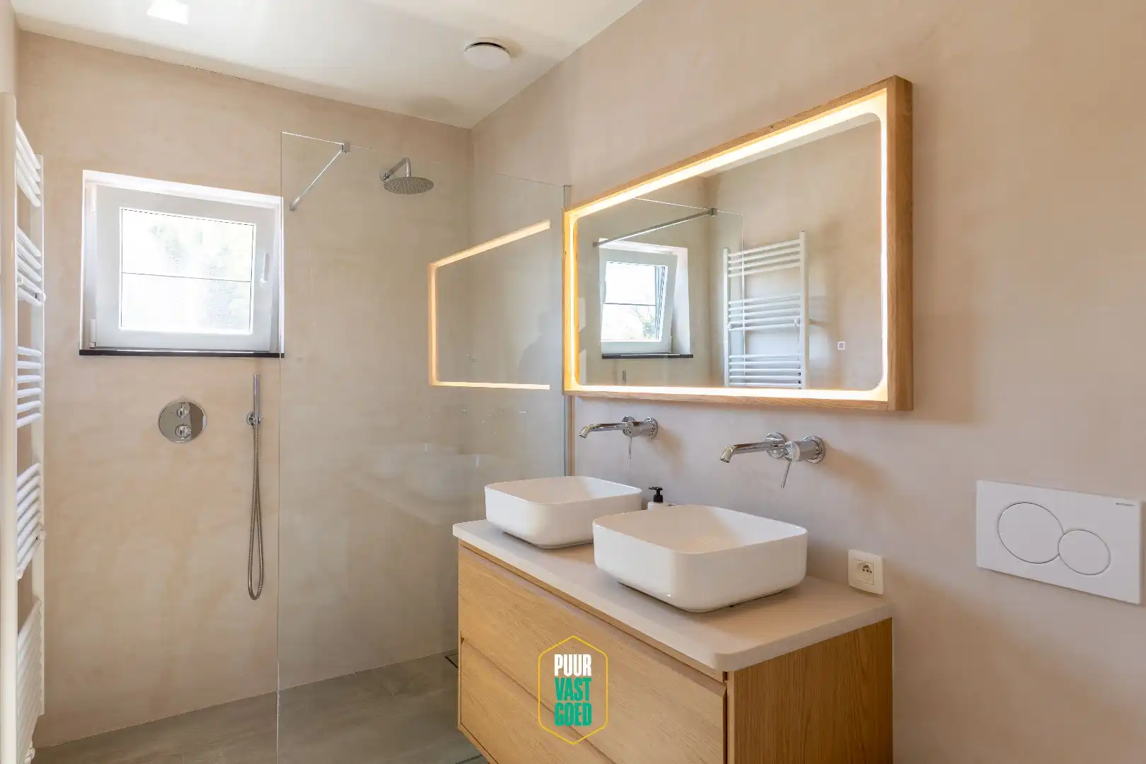 Prachtige, compleet gerenoveerde, zonnige woning met tuin foto 6