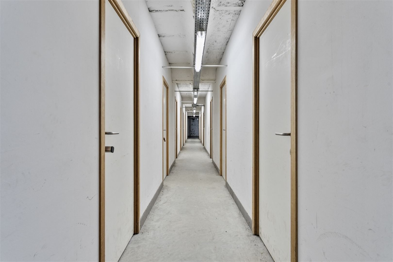 Ruime goed onderhouden loft van 235 m2 foto 31