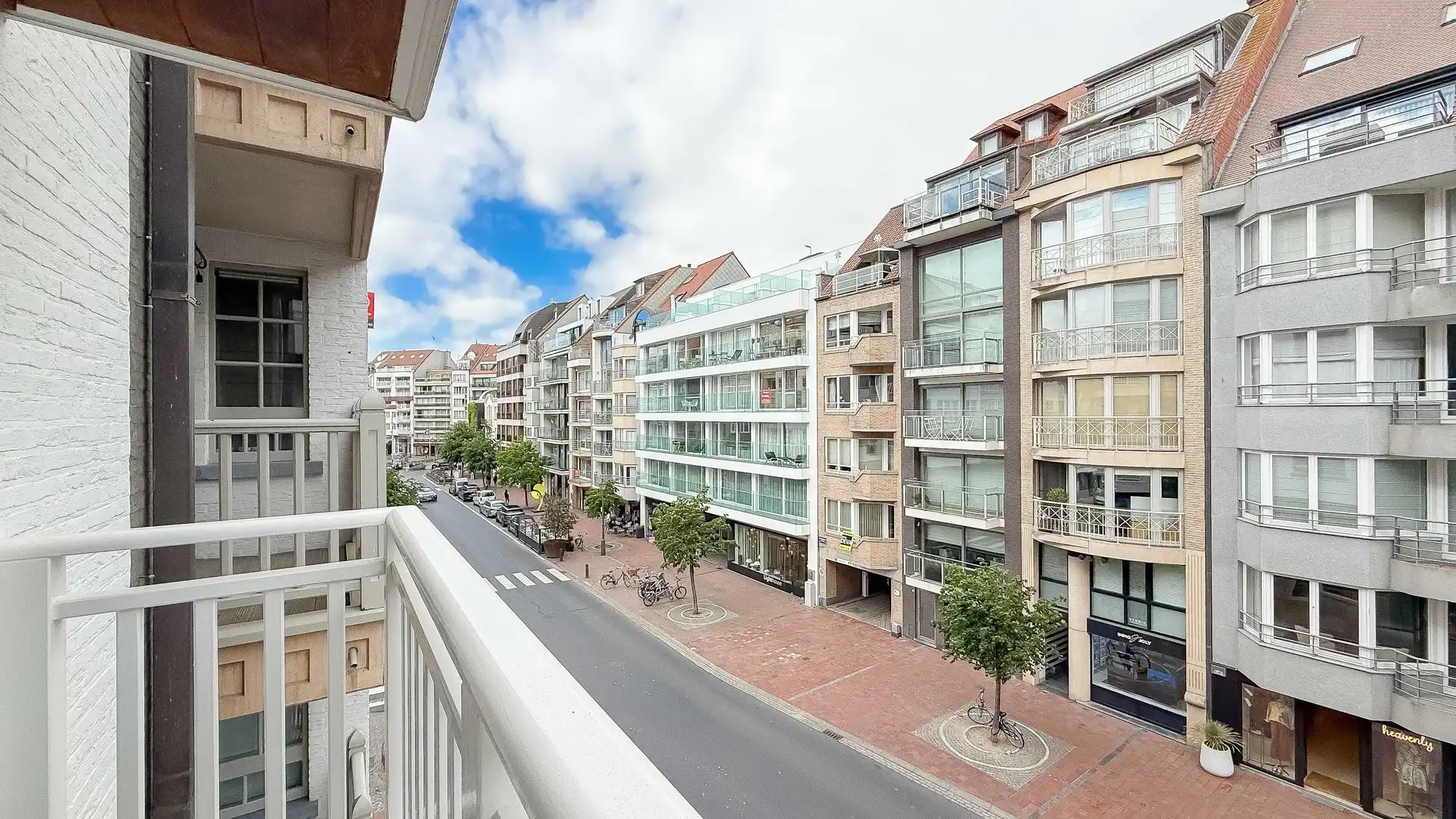 Ruim appartement van 163m² met 11 m² façade in de Dumortierlaan. foto 10