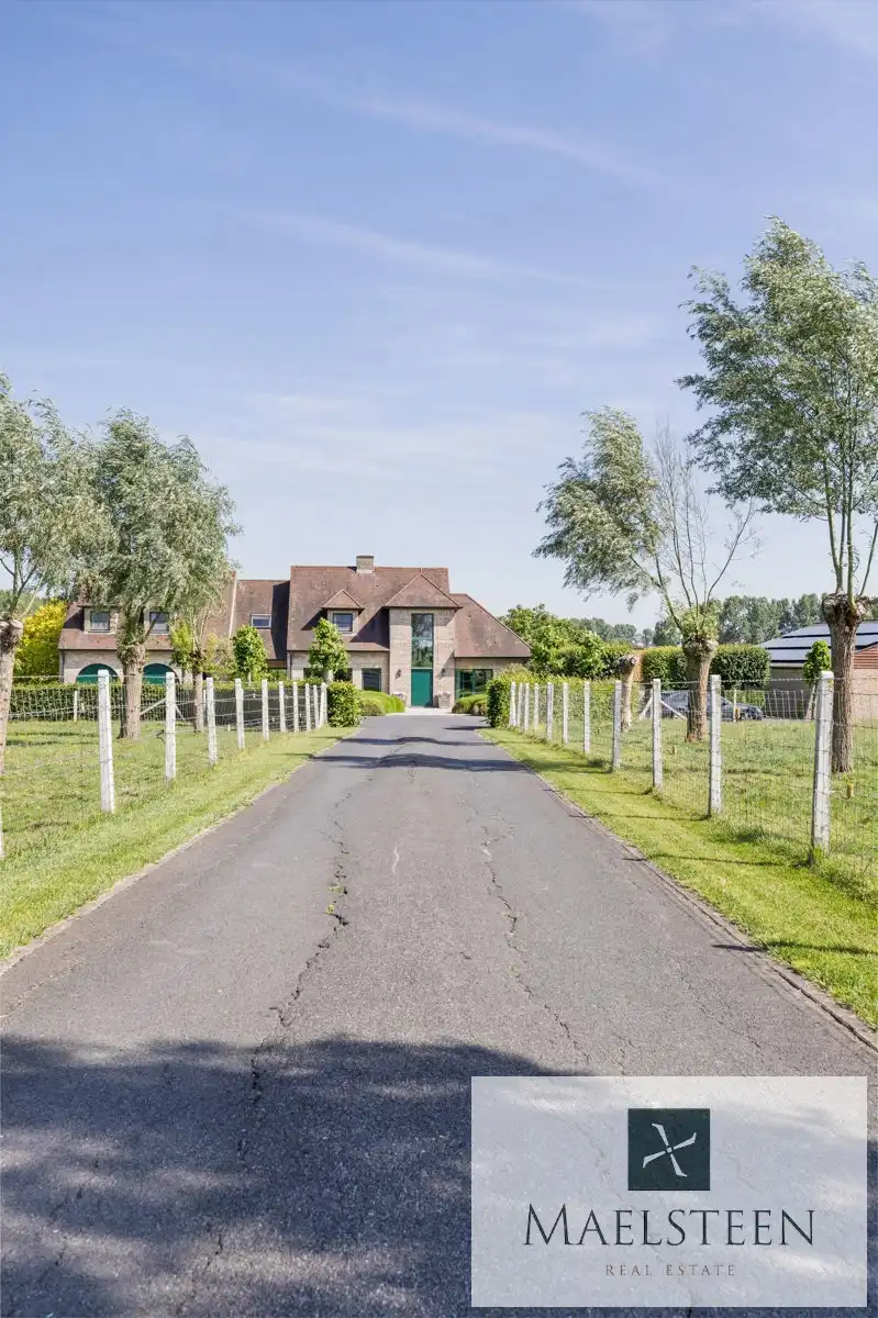 Boerderij op 1,5ha op de flank van Oedelem-berg  foto 3