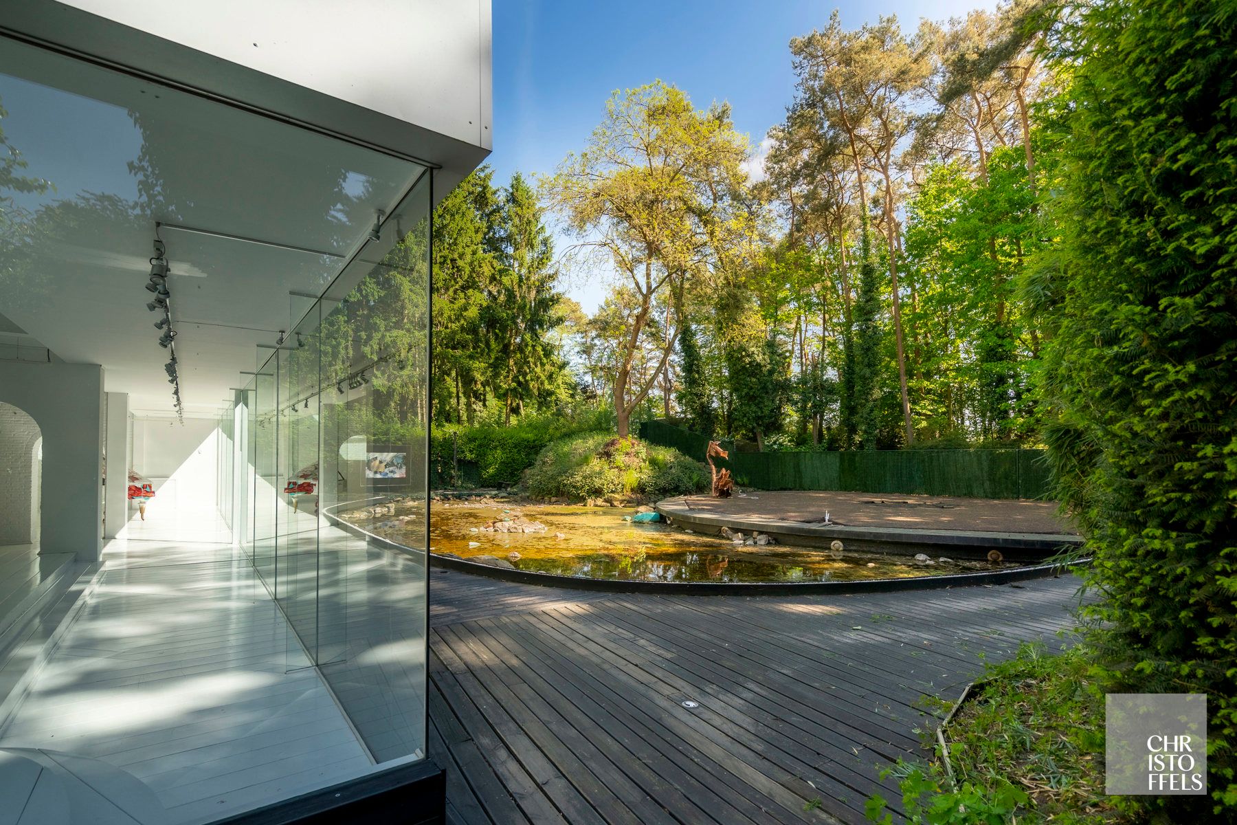 Charmante  op te frissen villa met oprijlaan, verscholen in het groen op een perceel van 1.694m² foto 8