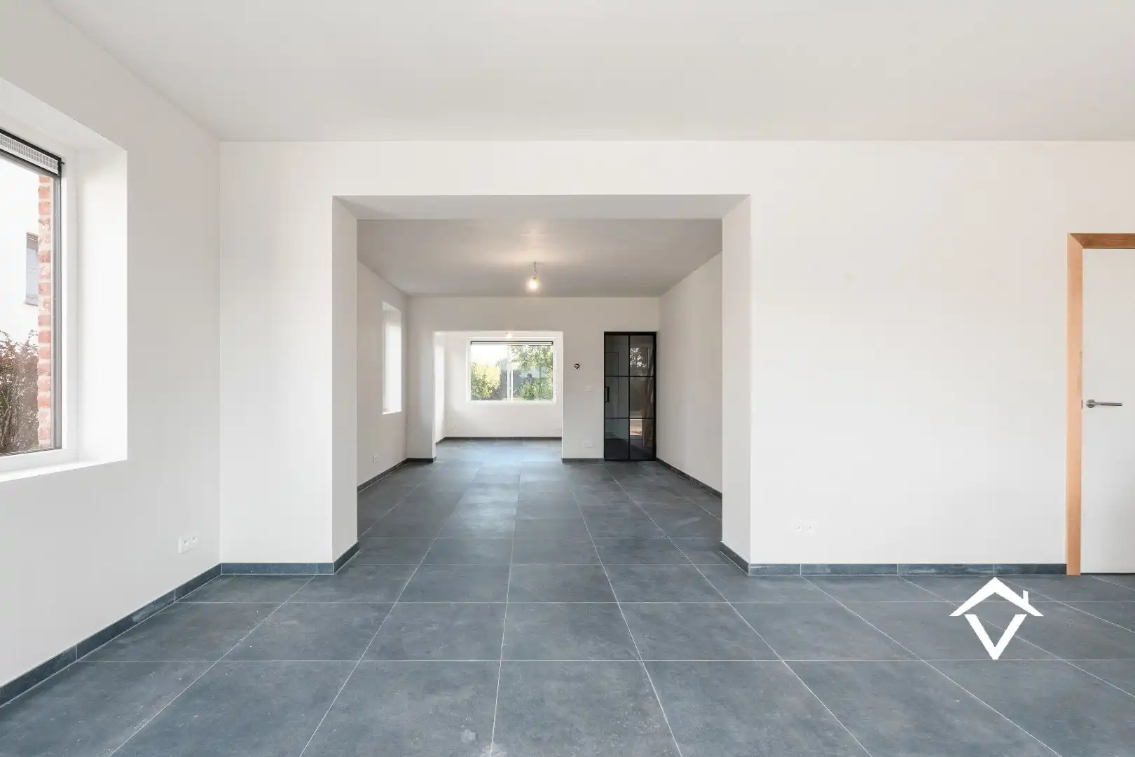Ruime, energiezuinige gezinswoning met 6 slaapkamers, carport en zuidgerichte tuin foto 8