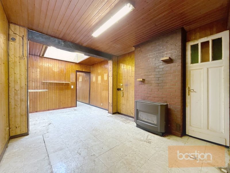 Te renoveren woning met 4 slaapkamers foto 3