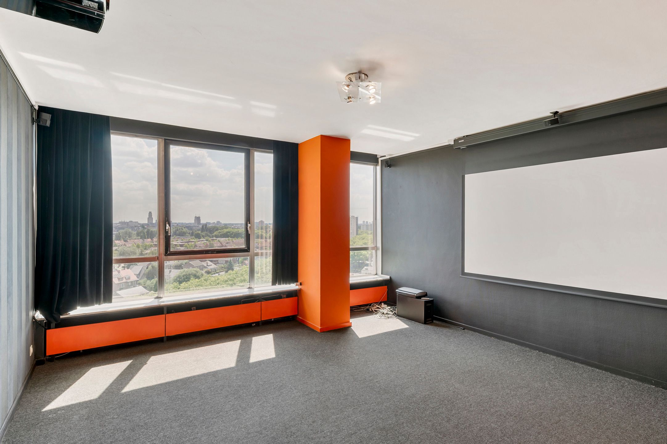 Exclusief appartement met zicht over de skyline van Antwerpen en de Schelde! foto 8