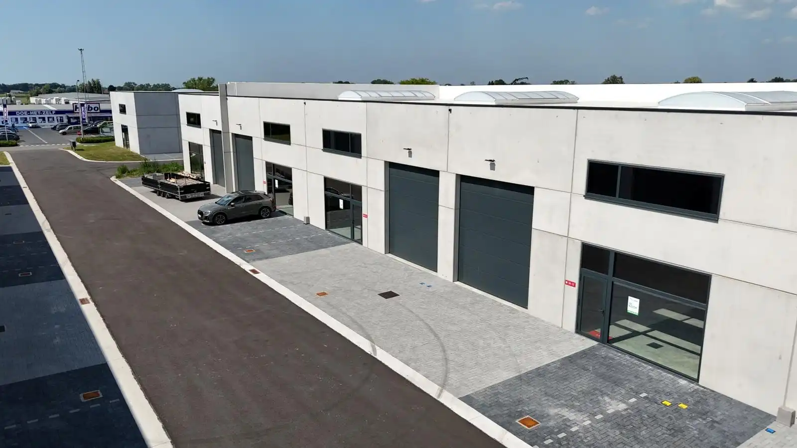 Loods te koop – 225 m² met 3 parkeerplaatsen inbegrepen op de industriezone te Ichtegem foto 14