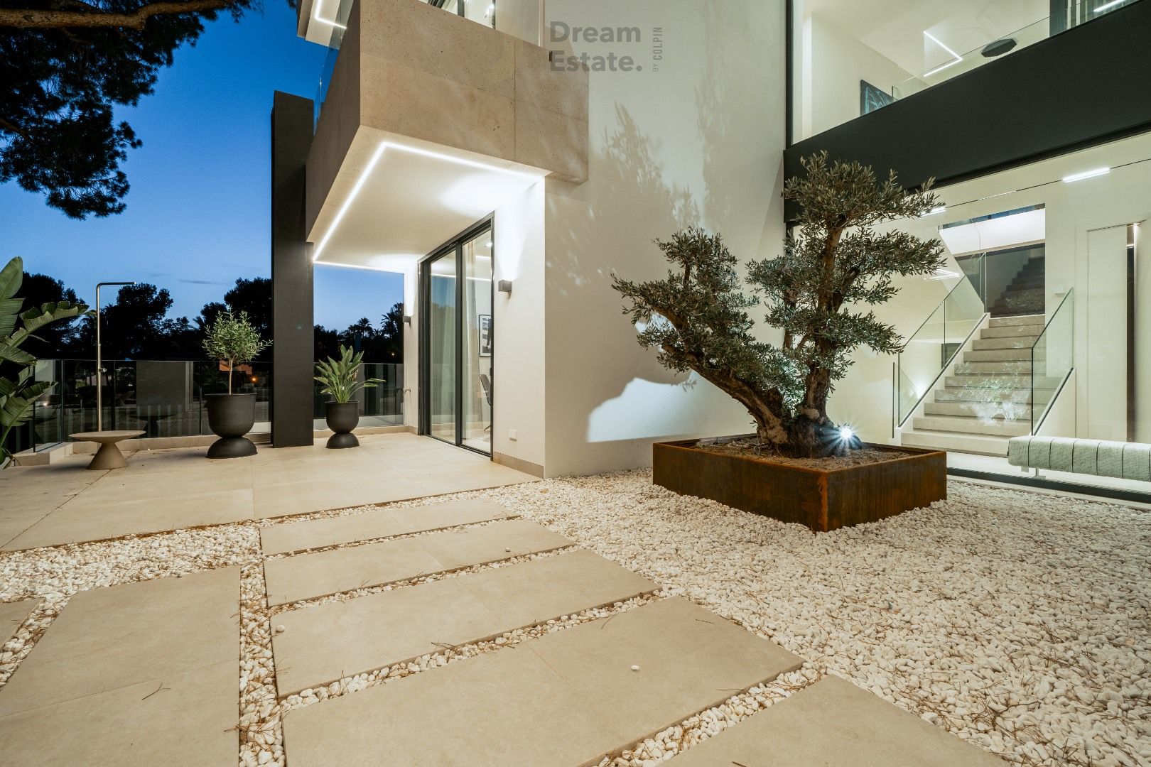 Contemporary newly built 5-bedroom villa in the Golden Mile. foto 14