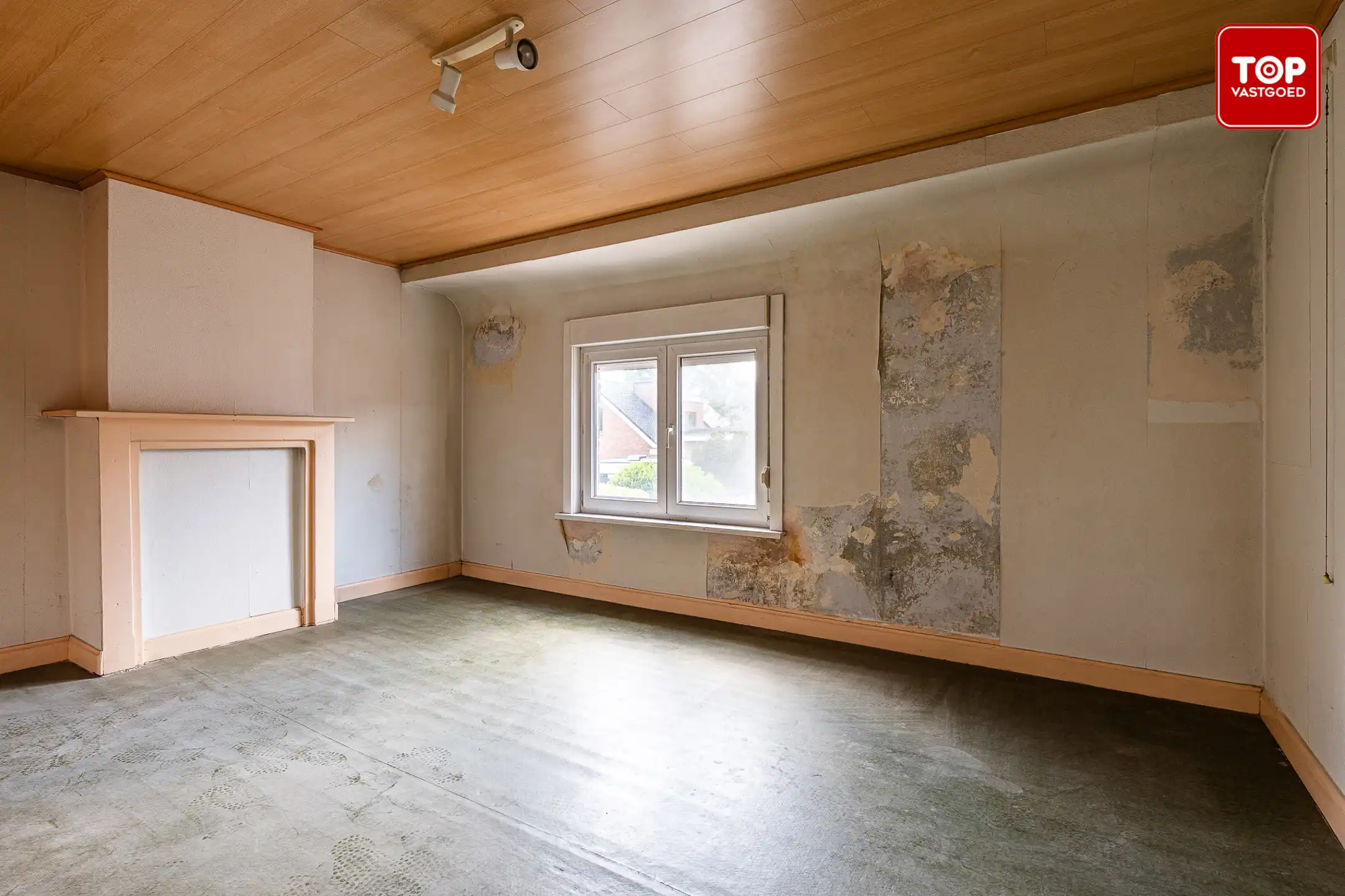 Te renoveren woning met zonnige tuin foto 12