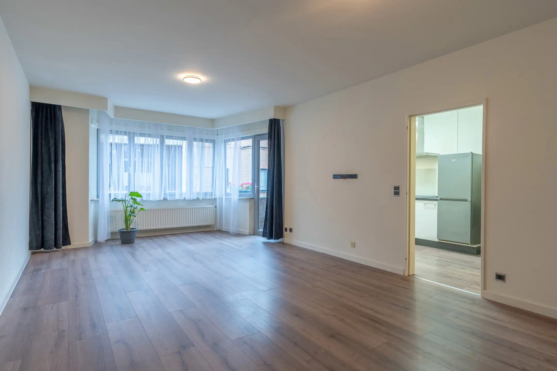 Centraal gelegen 2 slpk app met autostaanplaats te Turnhout foto {{pictureIndex}}