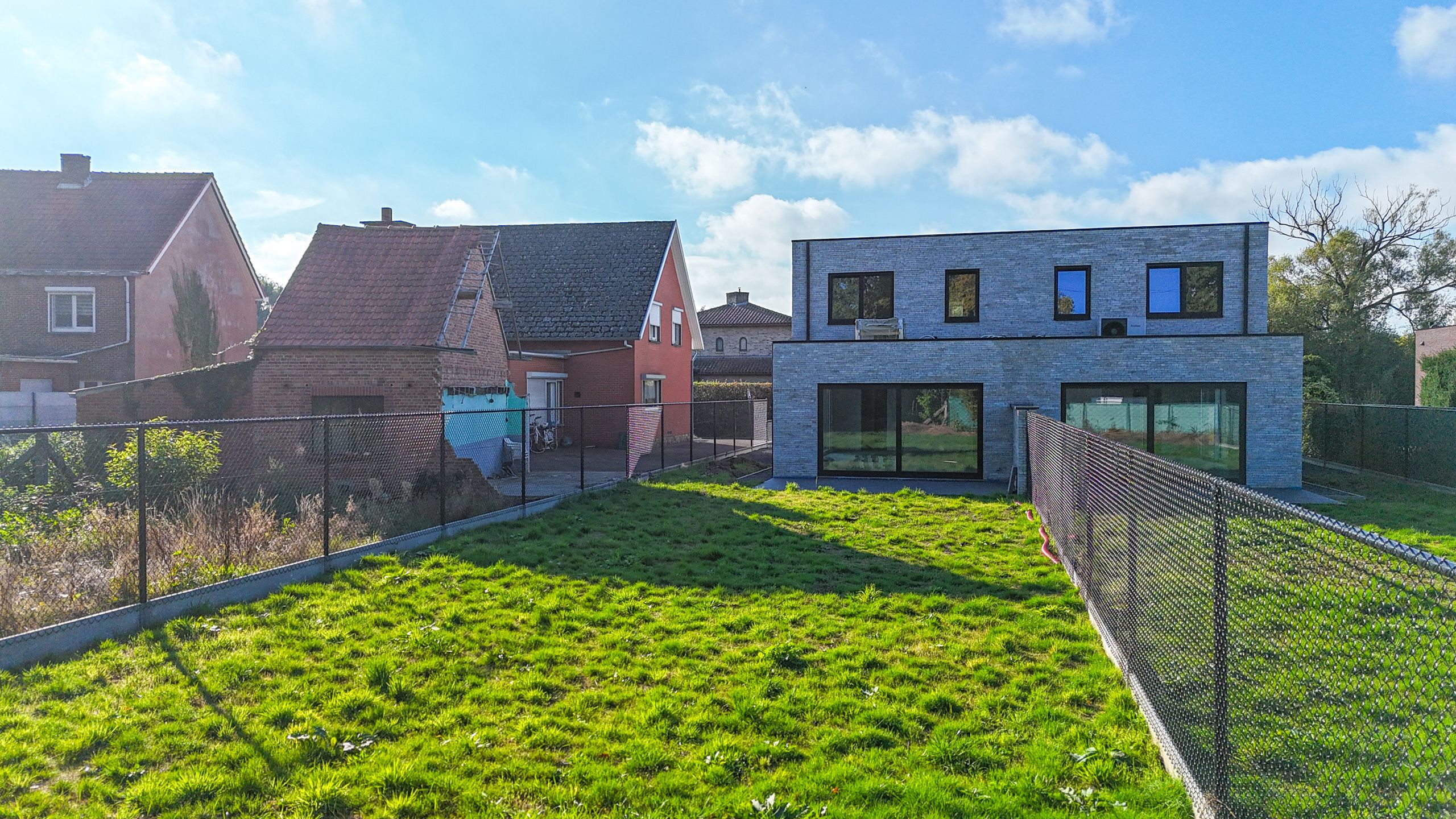 Nieuwbouwwoning (casco+) met 3 slpkms, terras en ruime tuin! foto 32