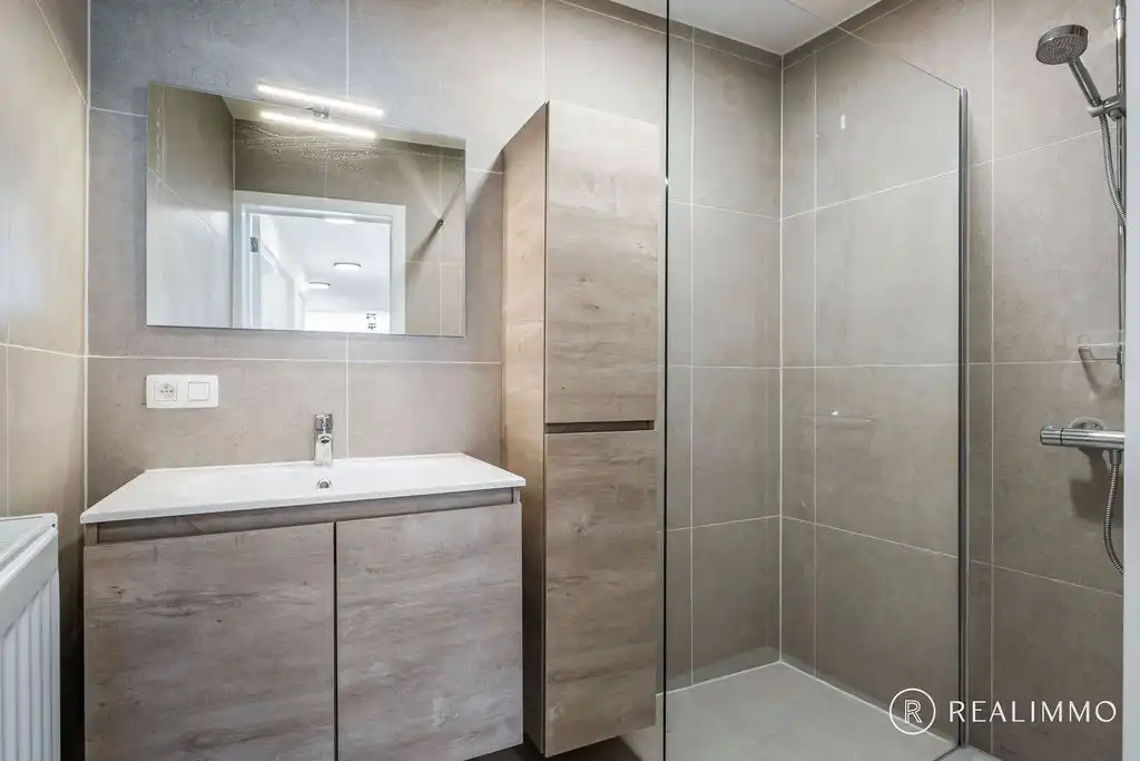 Gerenoveerd 2-slaapkamerappartement met verhuurpotentieel in L’Escale foto 13