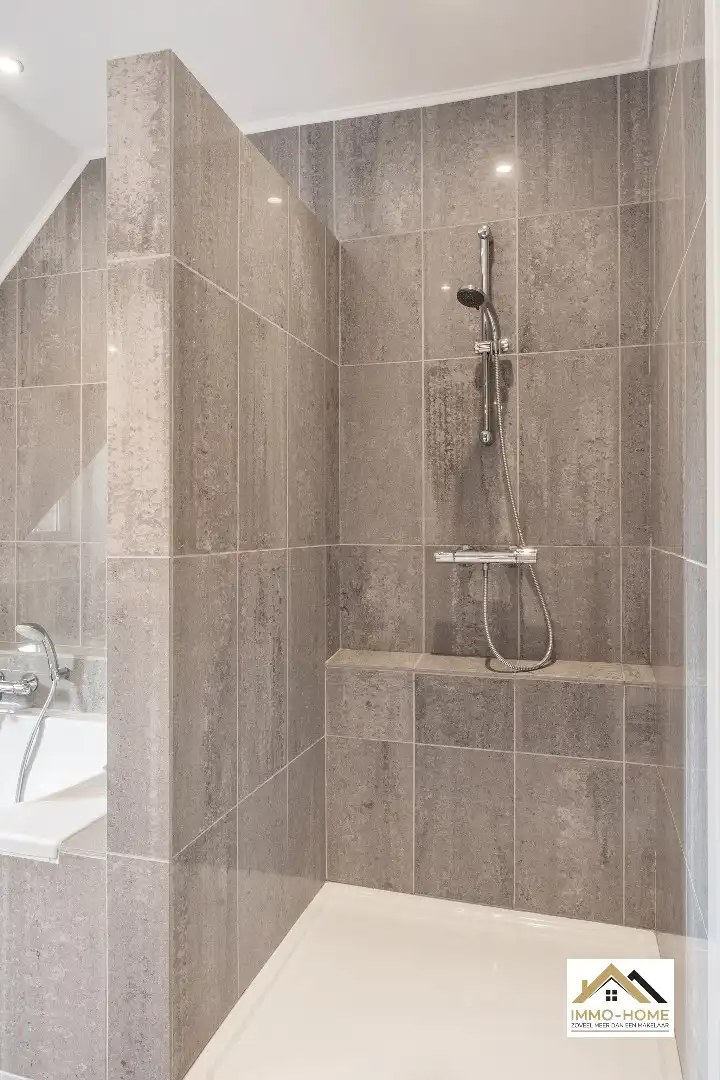 Jonge prachtige woning met enorm volume!! foto 14