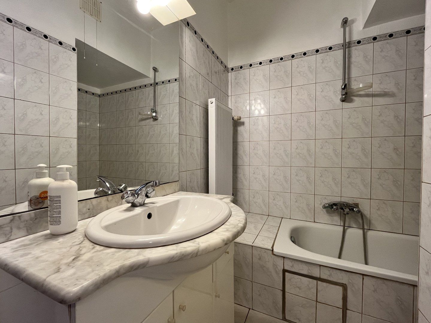Comfortabel 2 slpk-appartement met tuin foto 9