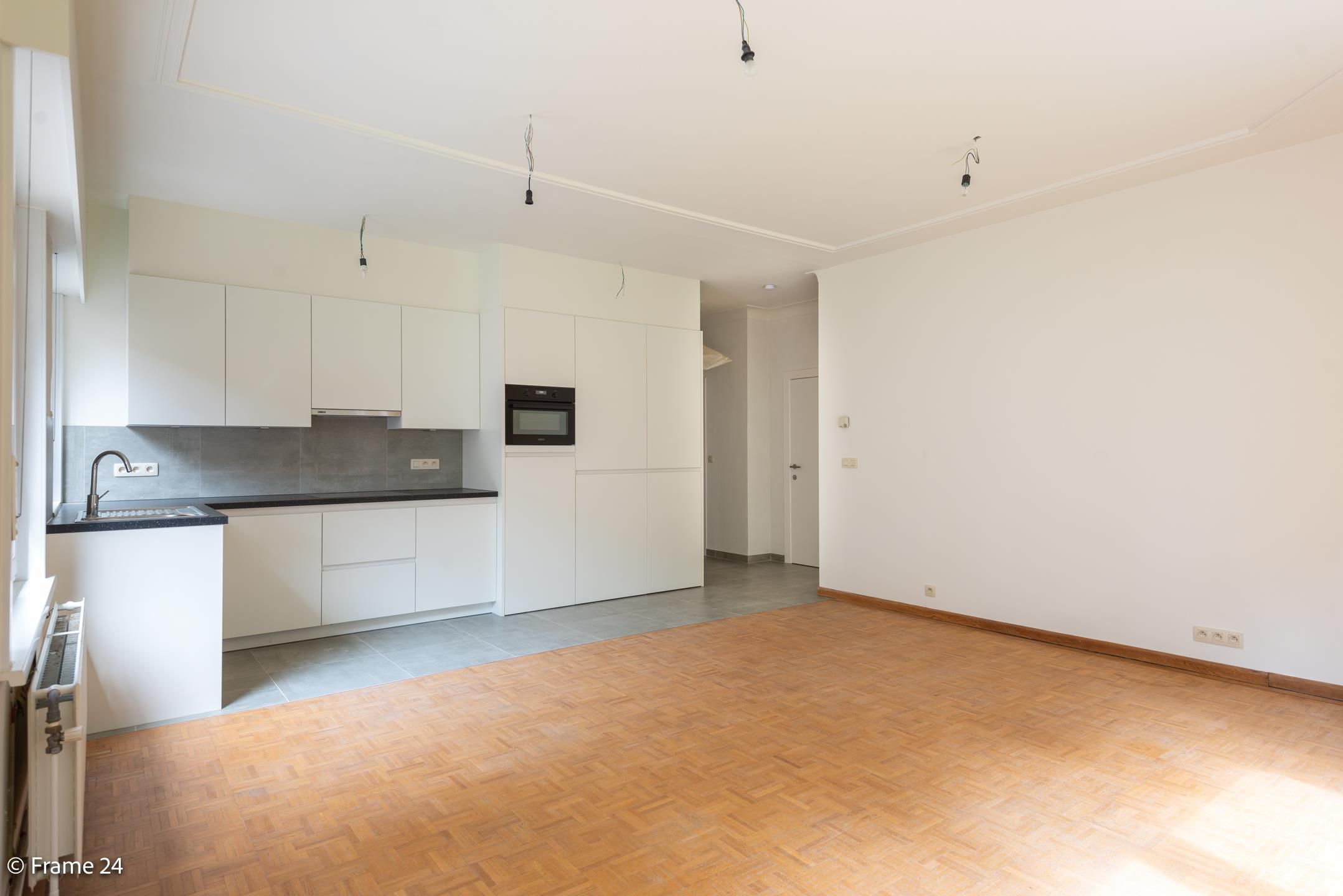 Volledig gerenoveerd gelijkvloers appartement op toplocatie. foto 7