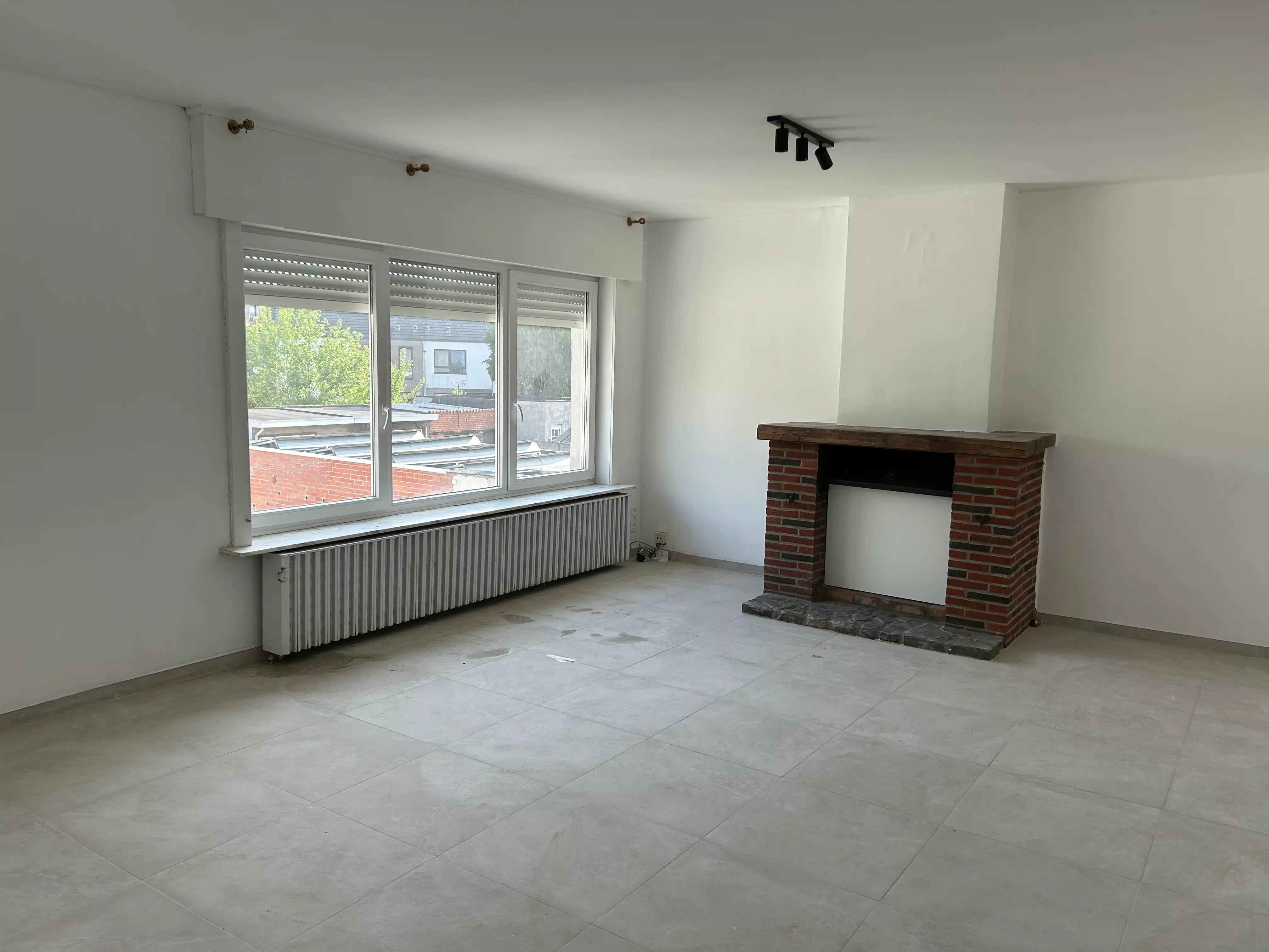 Volledig vernieuwde woning met 3 slaapkamer en dubbele garage. foto 5