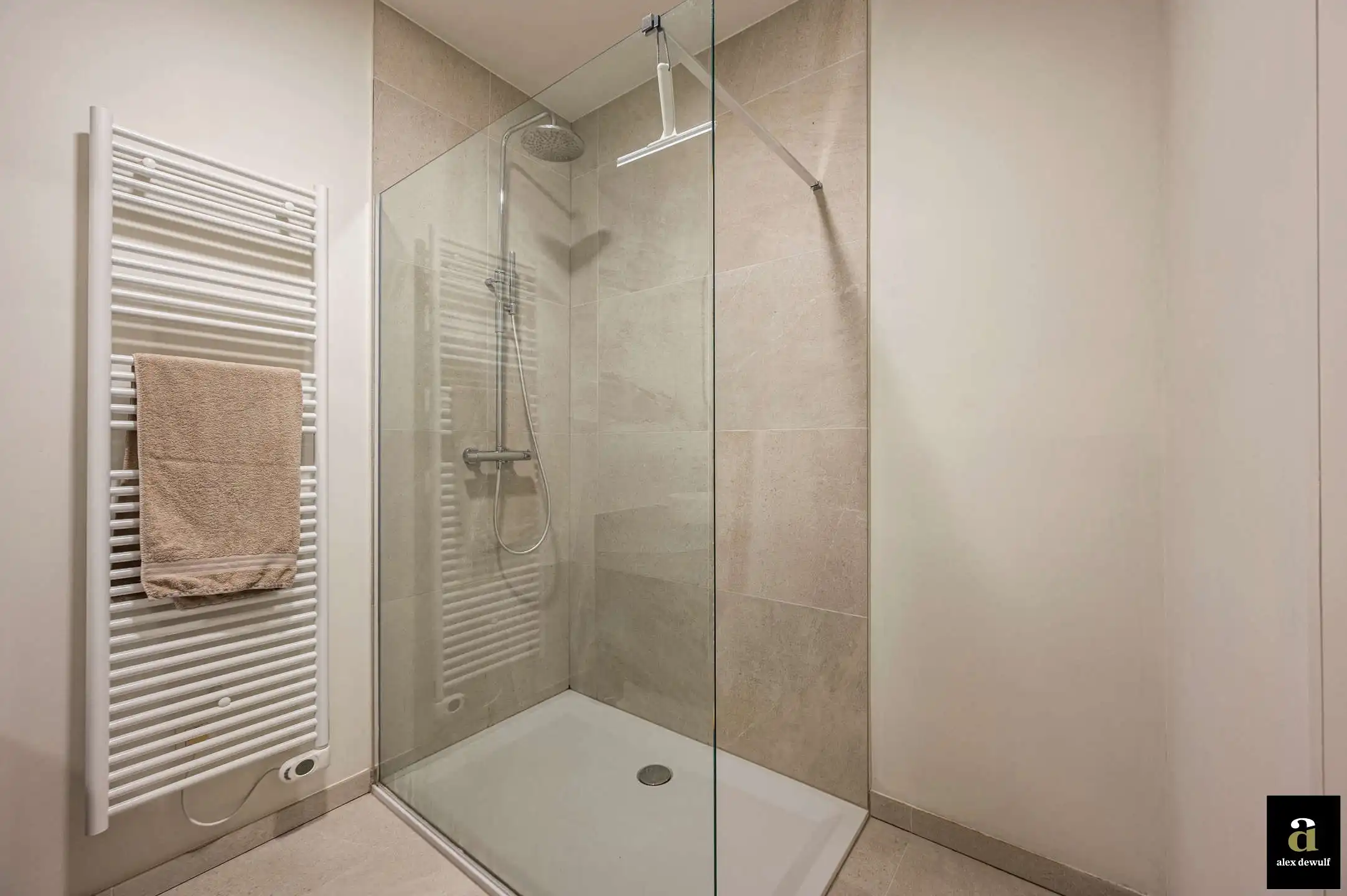 Recent appartement met groot terras, centrum Waregem [Stationsstraat]. foto 19