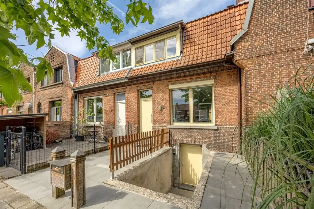 Instapklare woning met zonnige tuin dichtbij Rivierenhof foto 26
