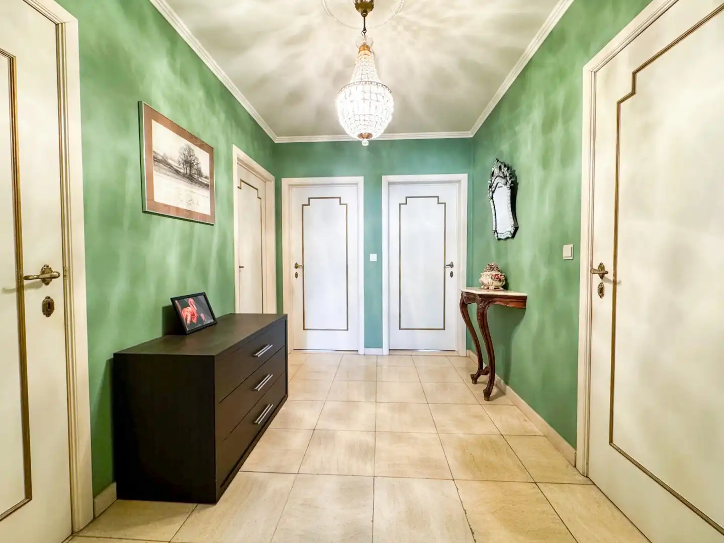 Ruim en energiezuinig 2 slp appartement in het centrum van Zomergem foto 3